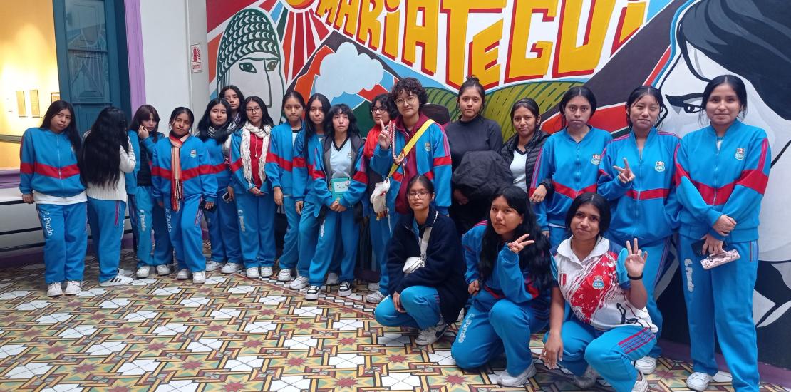 Visita de las estudiantes del 5.º de secundaria de la Institución Educativa “Edelmira del Pando” de Ate Vitarte